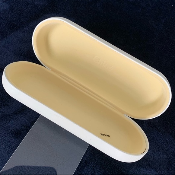CHLOE Sunglasses Case White Faux Leather Metal Feet On Bottom Logo Plate Luxury - Picture 4 of 13